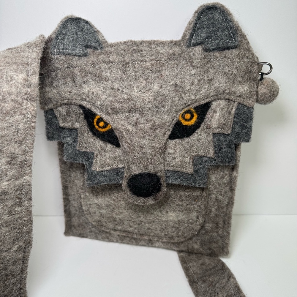 Wolf-themed felt sleeve or shoulder bag unisex